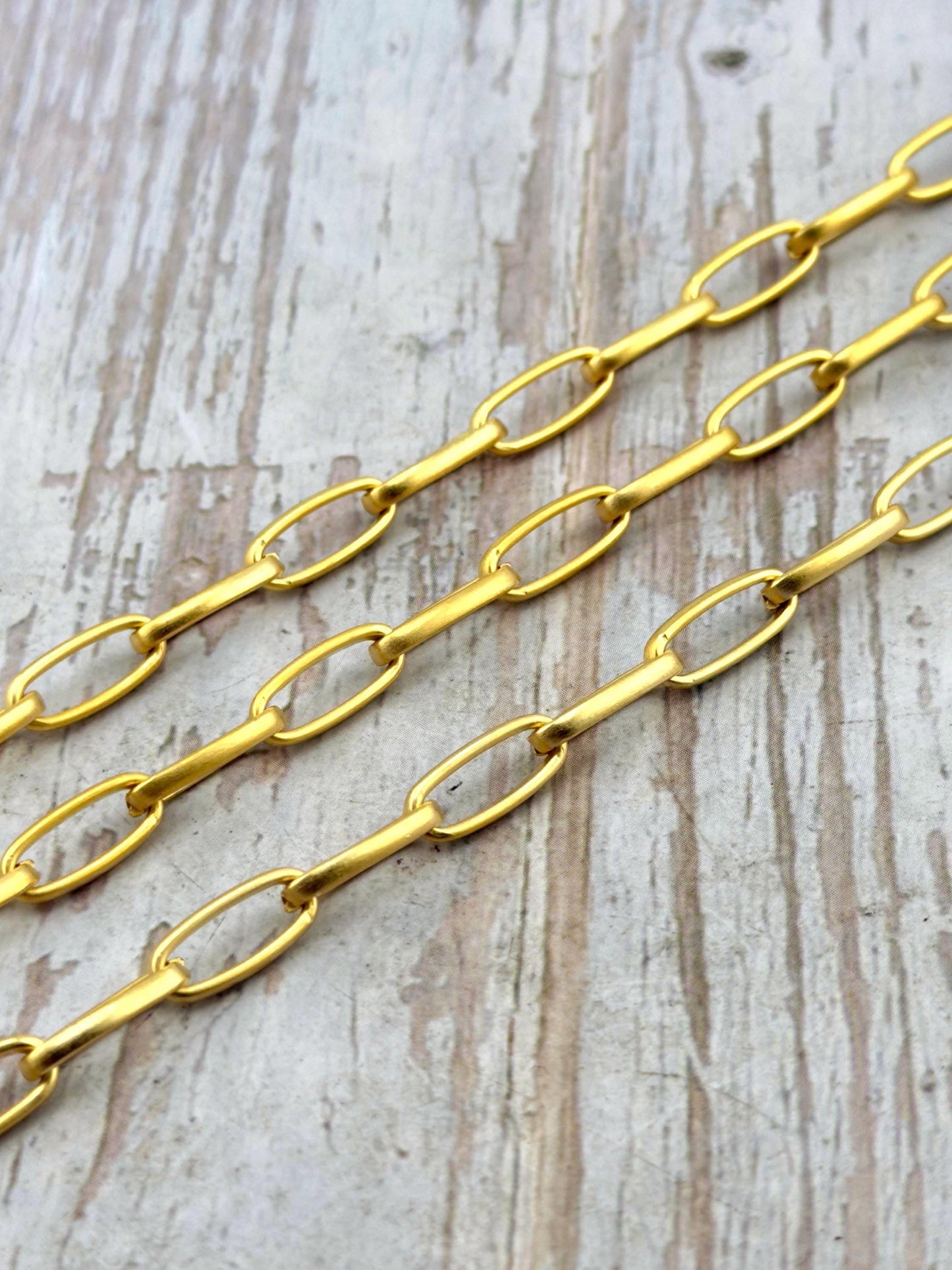 Cadena Larga de Eslabones tipo Clip, Baño de Oro 18k Satinado - S069-CH