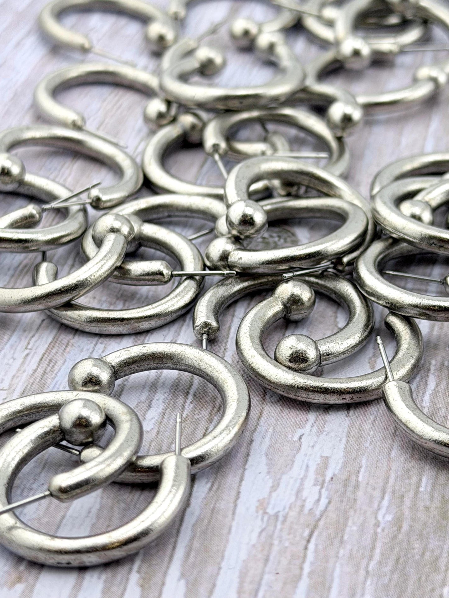 Boucles d'oreilles créoles demi-cercle de 1 pouce, étain vieilli - PT566