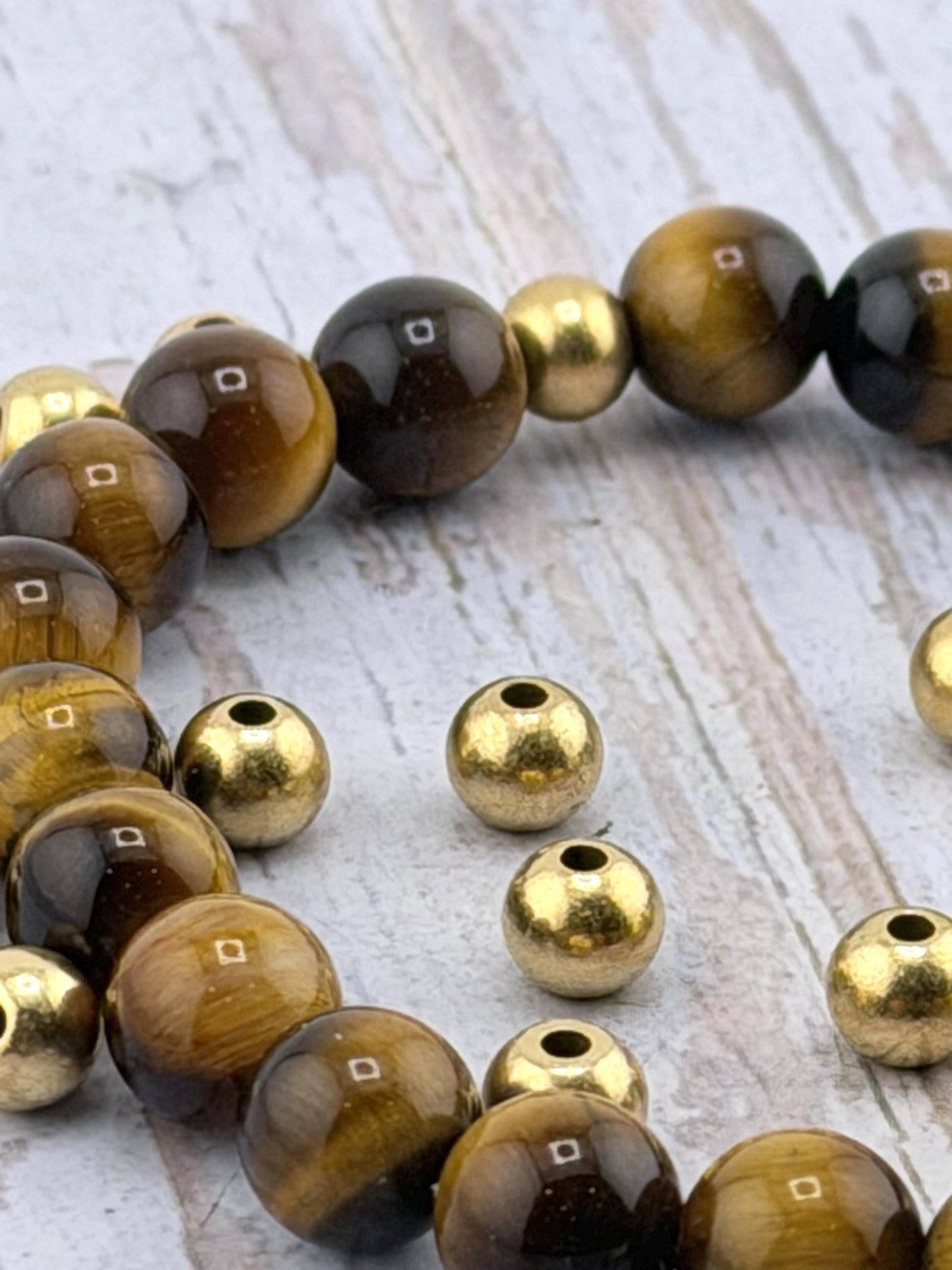 Perles rondes en métal de 6 mm (paquet de 10), plaquées or 18 carats antique - AG550