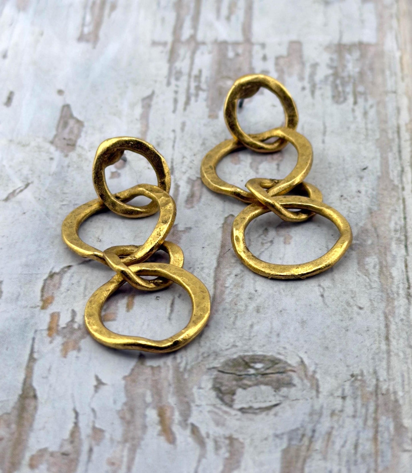 Boucles d'oreilles pendantes à anneaux entrelacés (lot de 2), plaqué or 18 carats vieilli - AG588