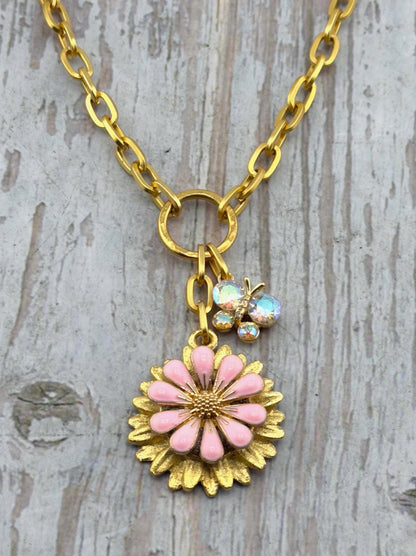 Breloque fleur 3D émaillée rose pastel, plaqué or 18 carats satiné - ST578