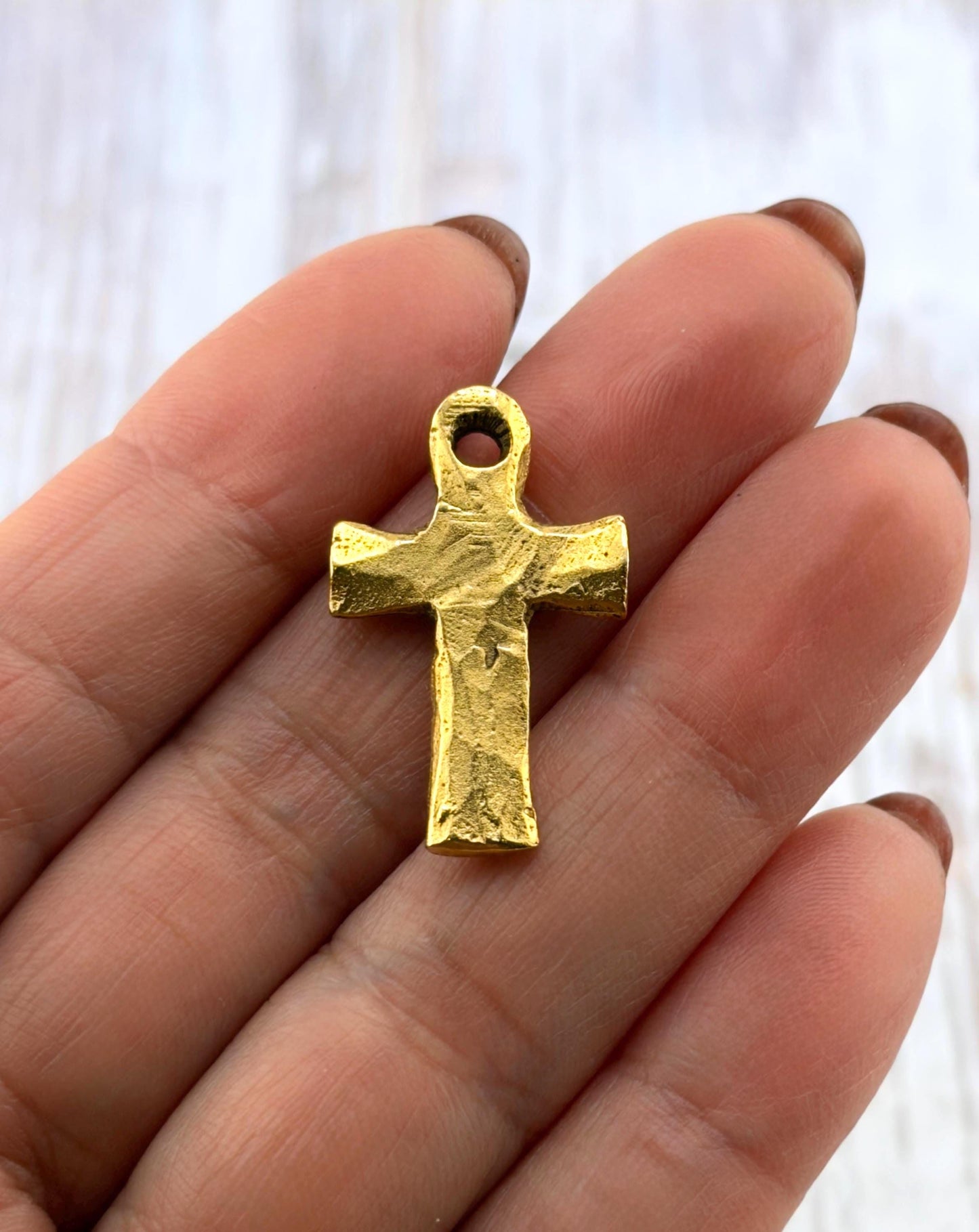 Pendentif croix rustique, plaqué or 18 carats vieilli - AG132