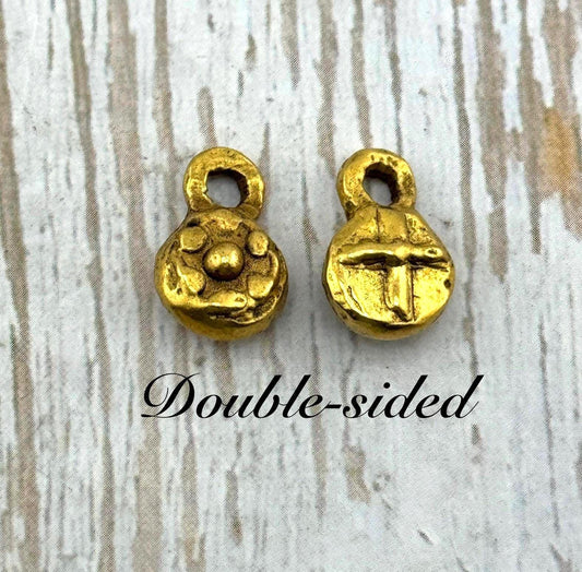 Dije de cruz y flor de doble cara, chapado en oro de 18 quilates envejecido - AG139