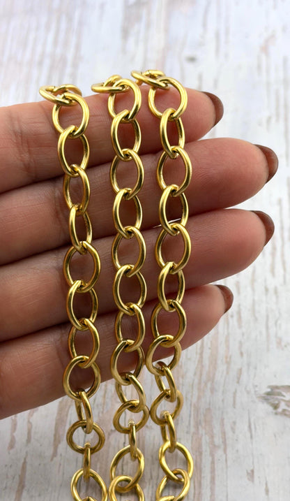 Cadena Ovalada Gruesa Tipo Cable, Bañada en Oro de 18k Envejecido - G105-CH