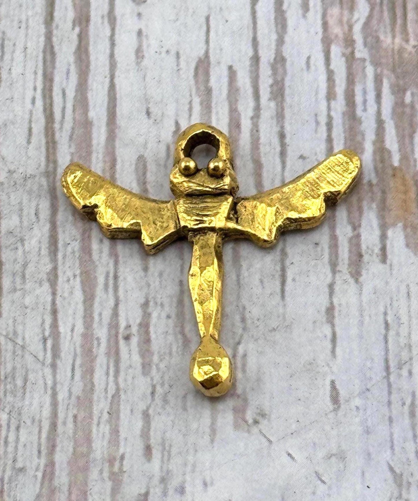 Breloque libellule rustique, plaqué or 18 carats vieilli - AG122-C