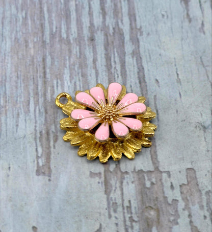 Breloque fleur 3D émaillée rose pastel, plaqué or 18 carats satiné - ST578