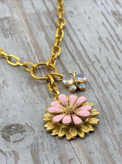 Breloque fleur 3D émaillée rose pastel, plaqué or 18 carats satiné - ST578