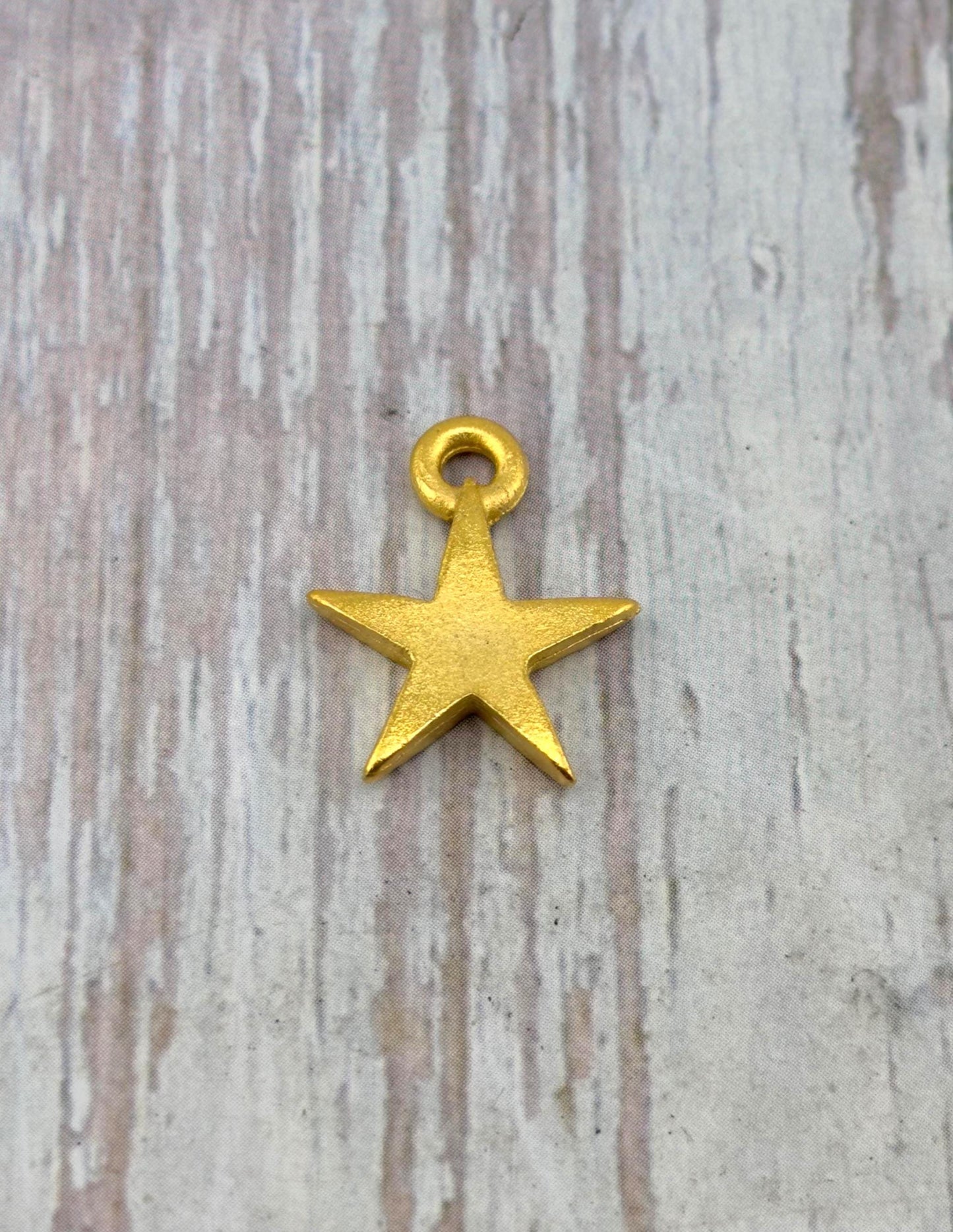 Small Star Charm, Satin 18k Gold Plated - ST670