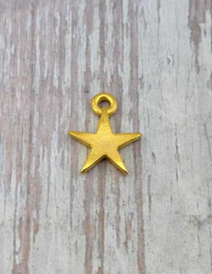 Small Star Charm, Satin 18k Gold Plated - ST670