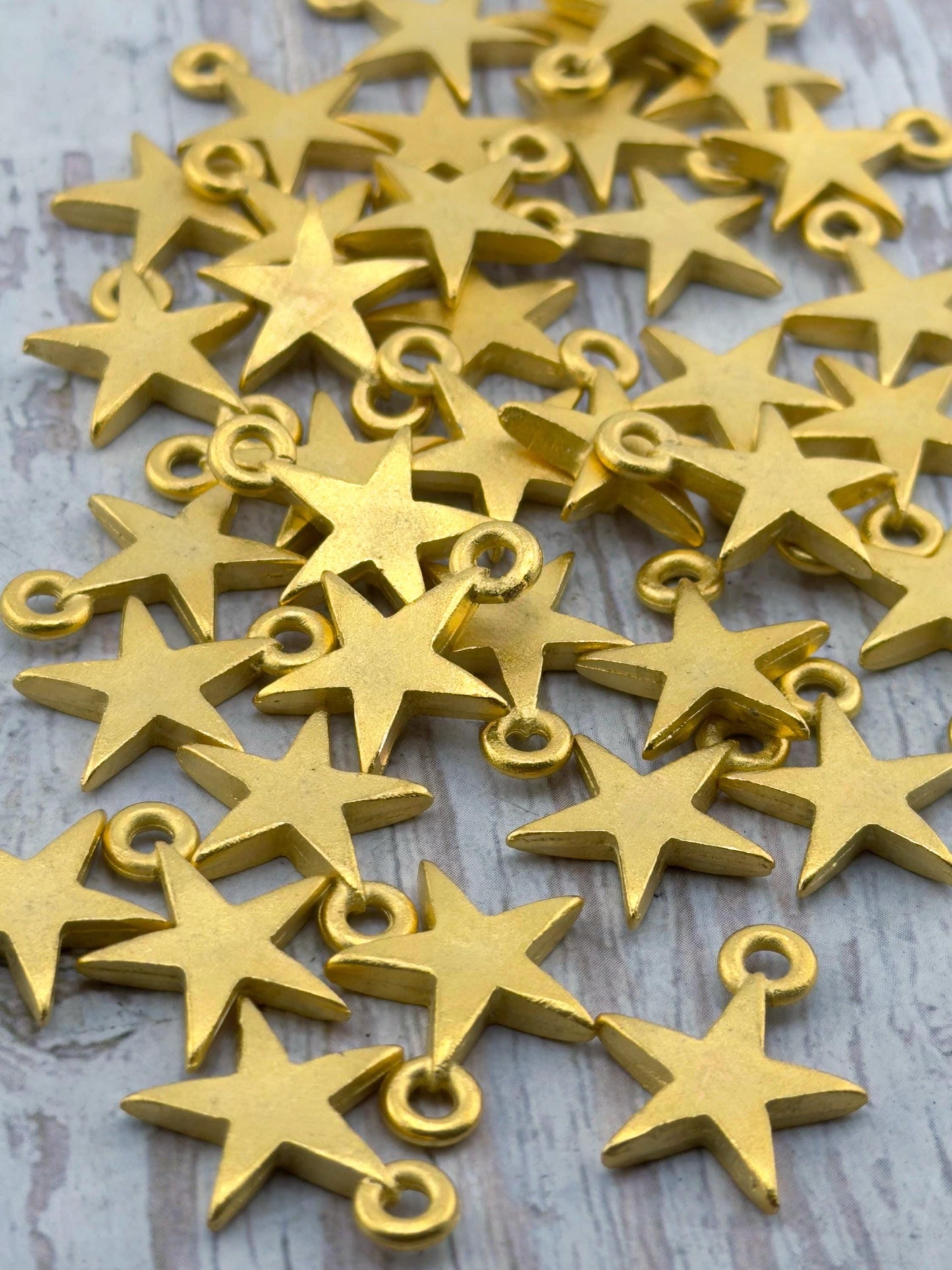 Small Star Charm, Satin 18k Gold Plated - ST670