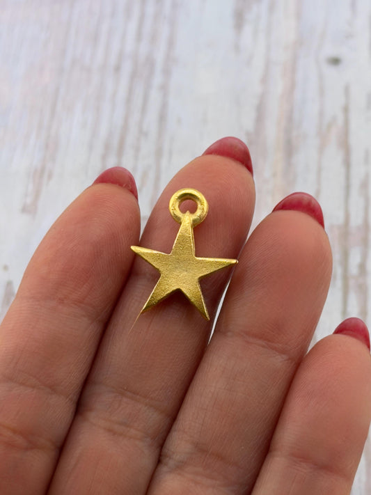 Small Star Charm, Satin 18k Gold Plated - ST670