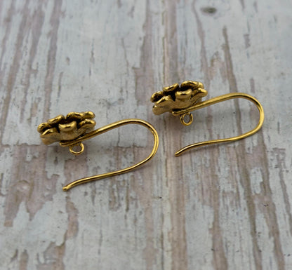 Supports de boucles d'oreilles fleuries (lot de 2), plaqué or 18 carats vieilli - AG691