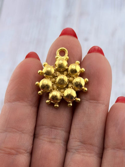 Beaded Flower Charm, Satin 18k Gold Plated - ST662