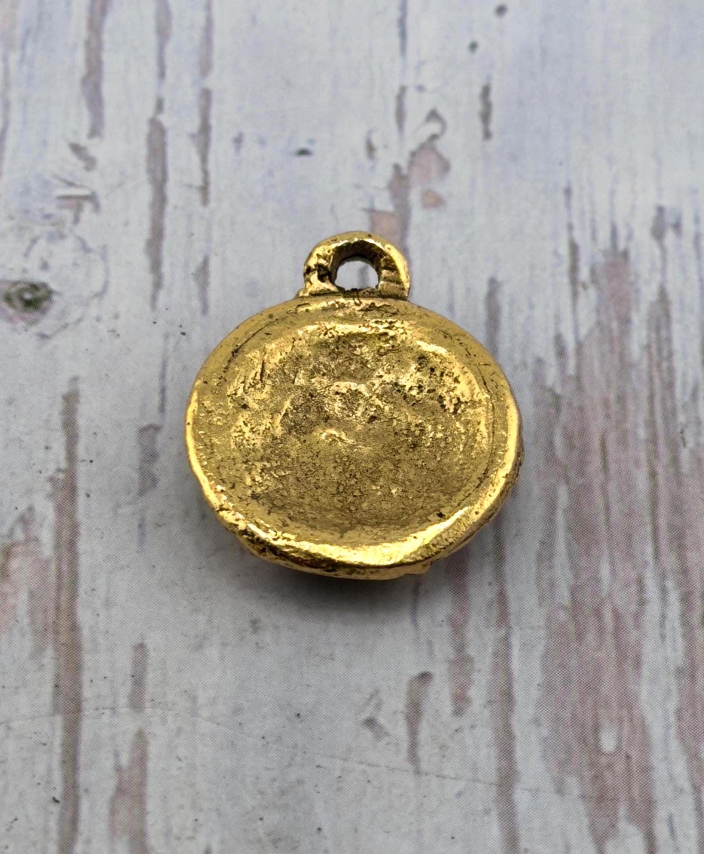 Pendentif rond de fleur rustique, plaqué or 18 carats vieilli - AG129