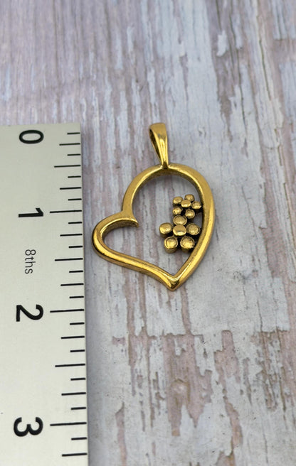 Pendentif Cœur ouvert avec fleurs, plaqué or 18 carats vieilli - AG643