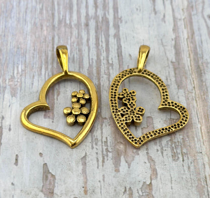 Pendentif Cœur ouvert avec fleurs, plaqué or 18 carats vieilli - AG643