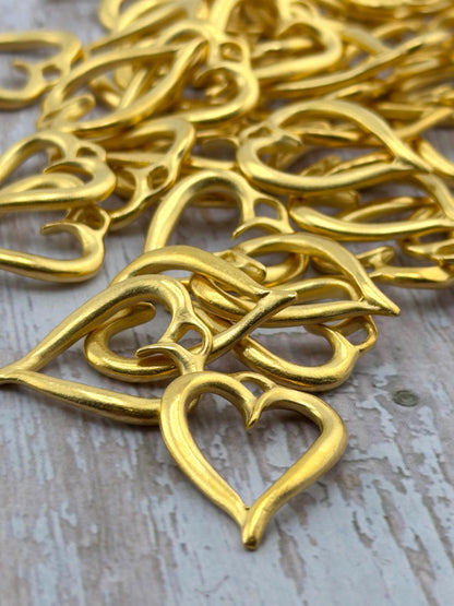 Pendentif cœur ouvert torsadé, plaqué or 18 carats satiné - ST598