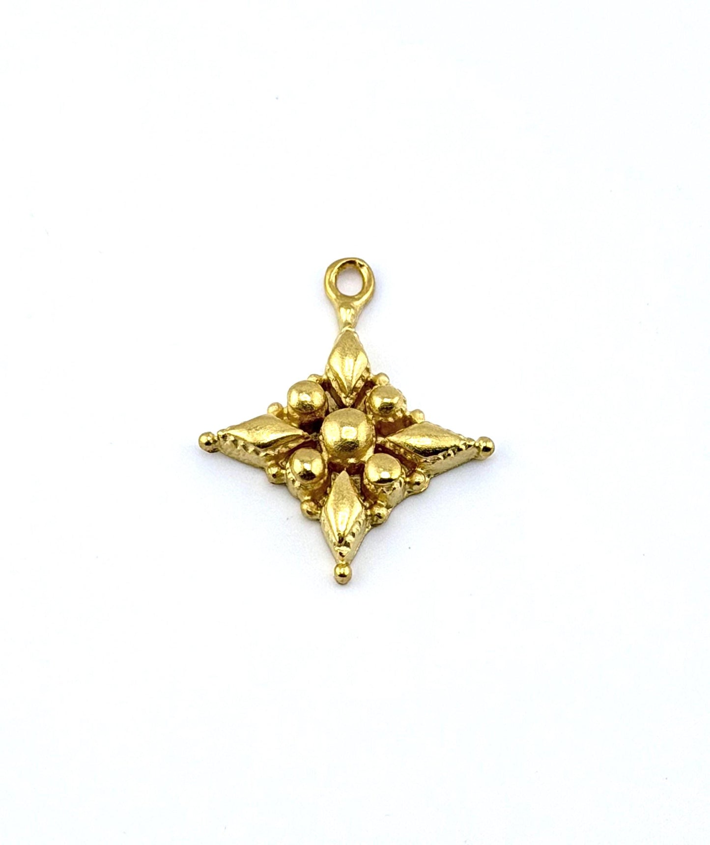 Breloque Croix Fleurie, Plaqué Or 18 carats Satiné - ST638