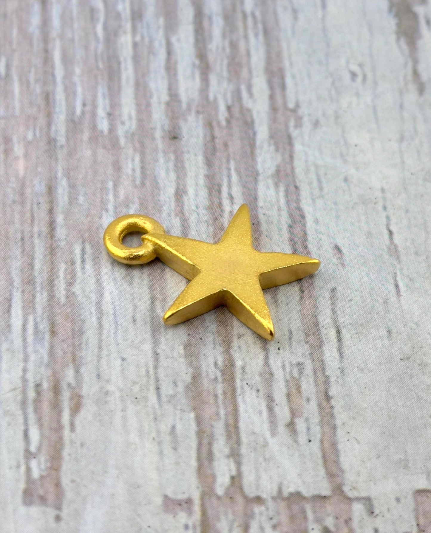 Small Star Charm, Satin 18k Gold Plated - ST670