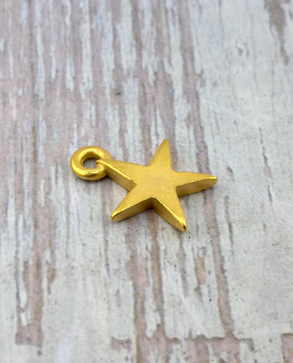 Small Star Charm, Satin 18k Gold Plated - ST670