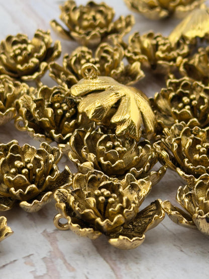 3D Flower Charm, Antiqued 18k Gold Plated - AG607