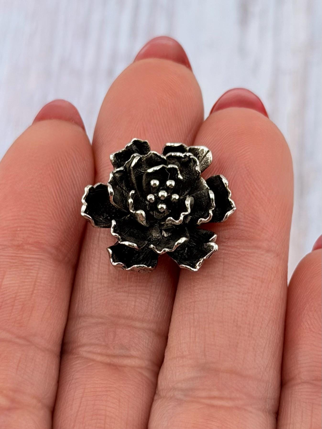 Breloque fleur 3D, étain vieilli - PT610