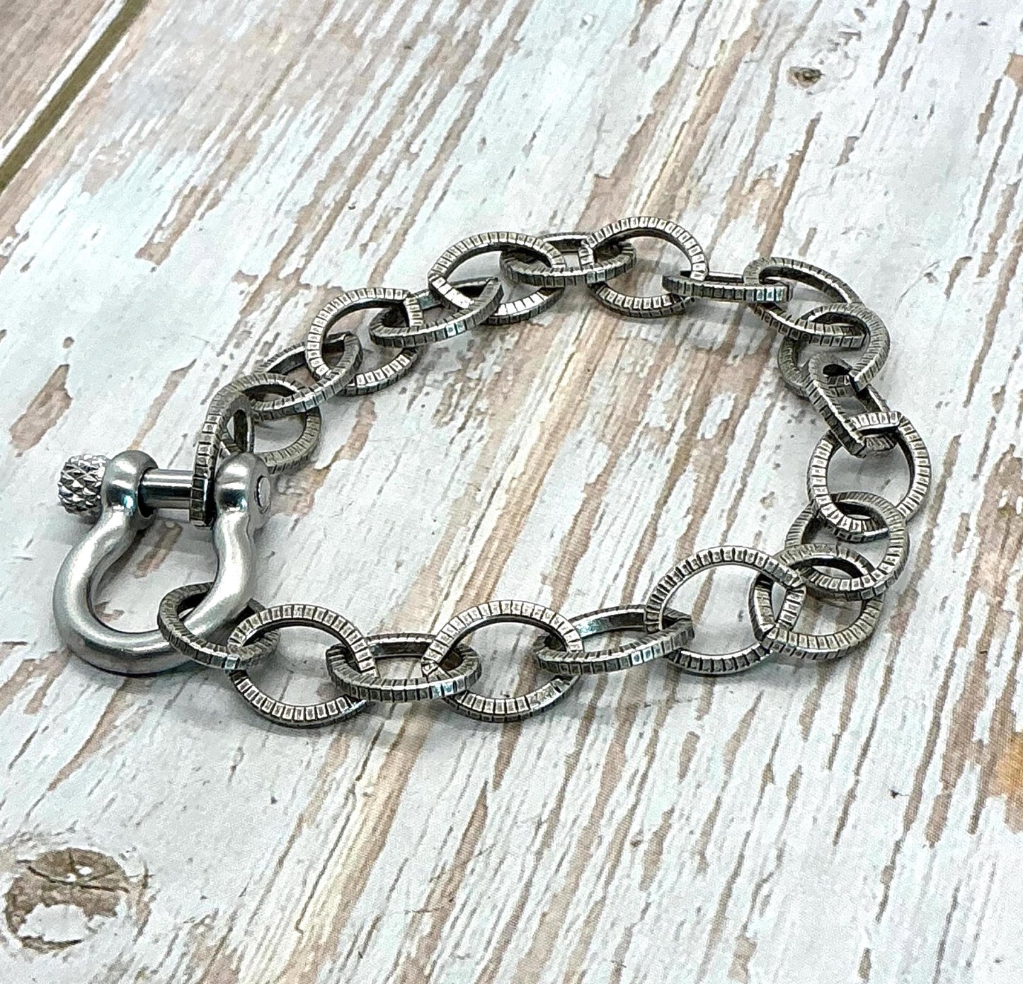 Cadena de Eslabones Ovalados con Textura Gruesa, Bañada en Peltre Envejecido - P010-CH