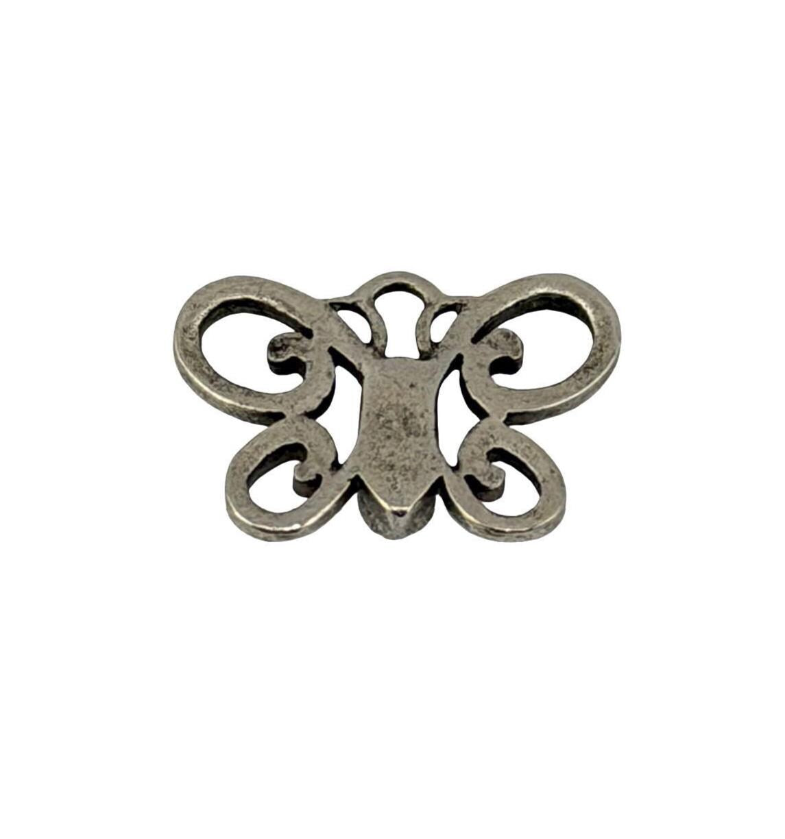 Petit charm papillon bohème artisanal, étain vieilli - PT653
