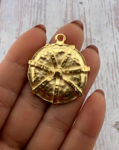 Hammered Radiant Charm, Satin 18k Gold Plated - ST250
