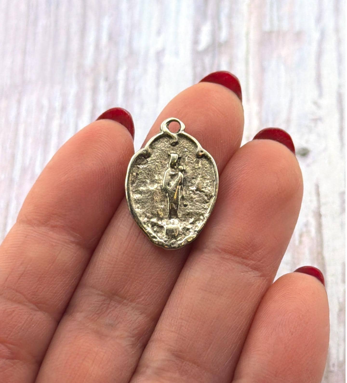 Médaille de la Vierge Marie, finition vieillie, étain – PT433