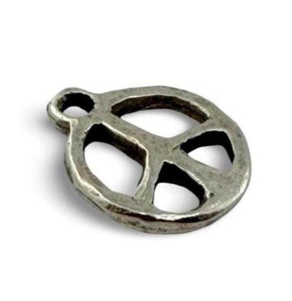 Breloque symbole de paix martelé, étain vieilli - PT490