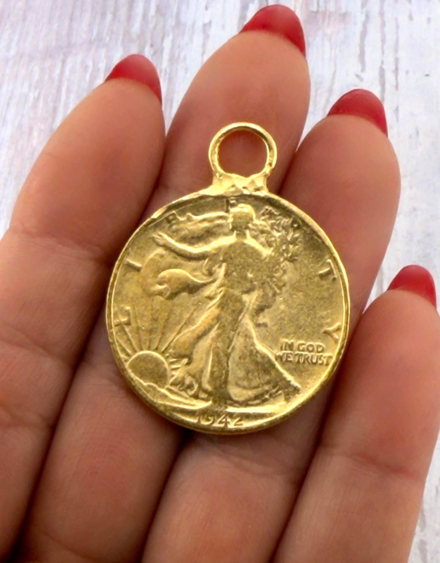 Moneda de medio dólar Walking Liberty (réplica), chapado en oro de 18 quilates con acabado satinado - ST239