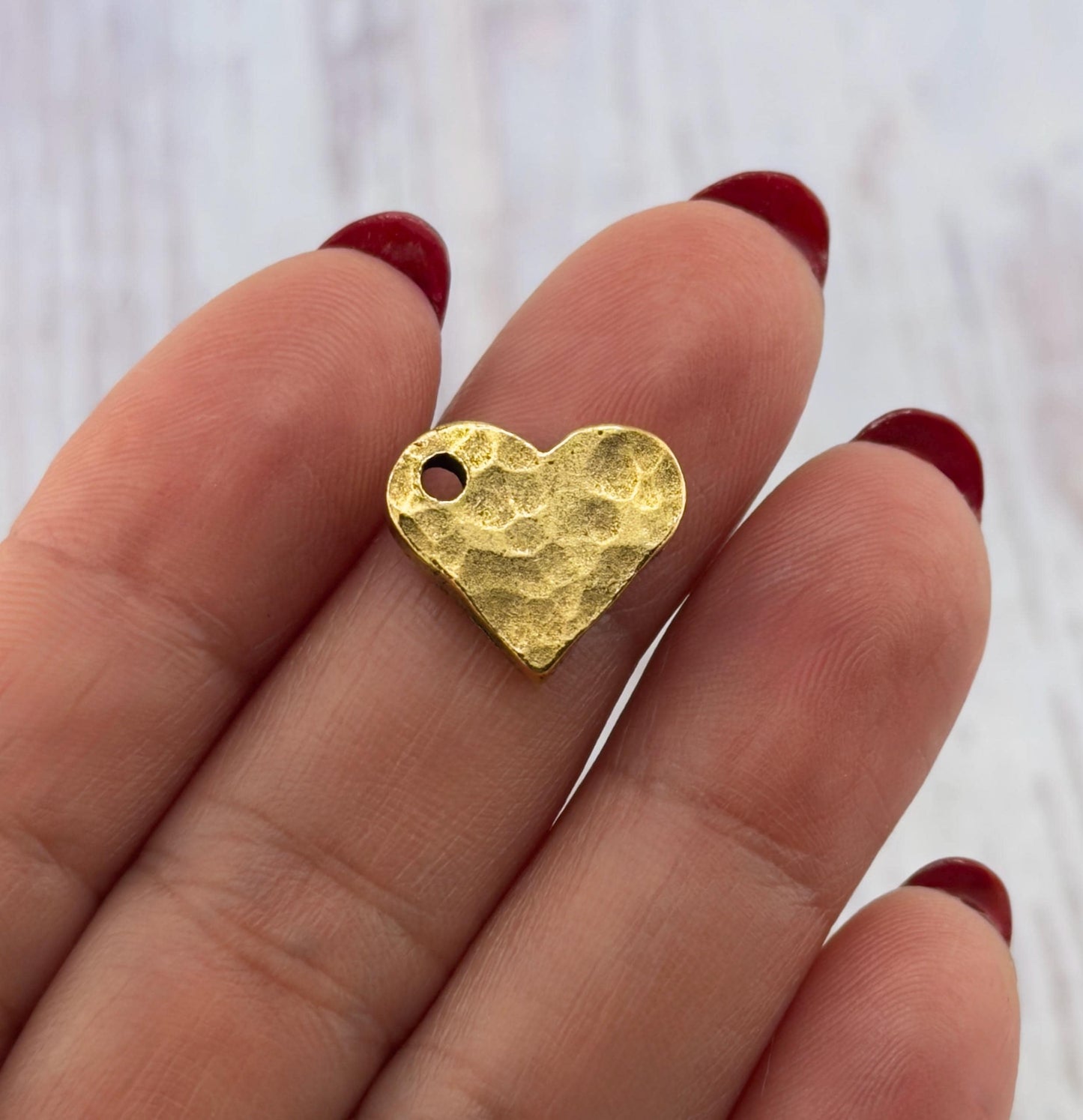 Mini Pendentif Cœur Martelé, Plaqué Or 18 carats vieilli - AG694