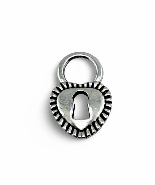 Petit breloque cadenas cœur, étain vieilli - PT391