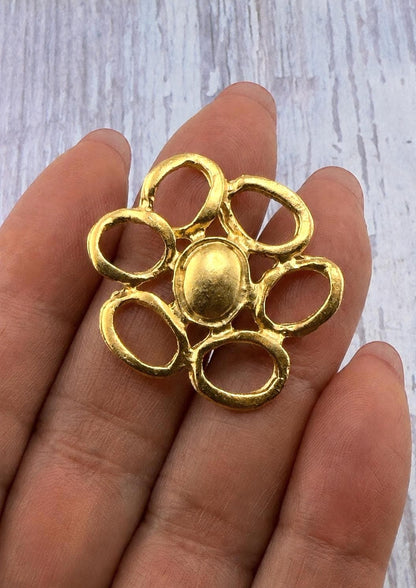 Large Flower Pendant, Satin 18k Gold Plated - ST331