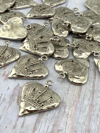 Old-World Boho Vintage Style Crown Pendant,  Antiqued Pewter - PT415