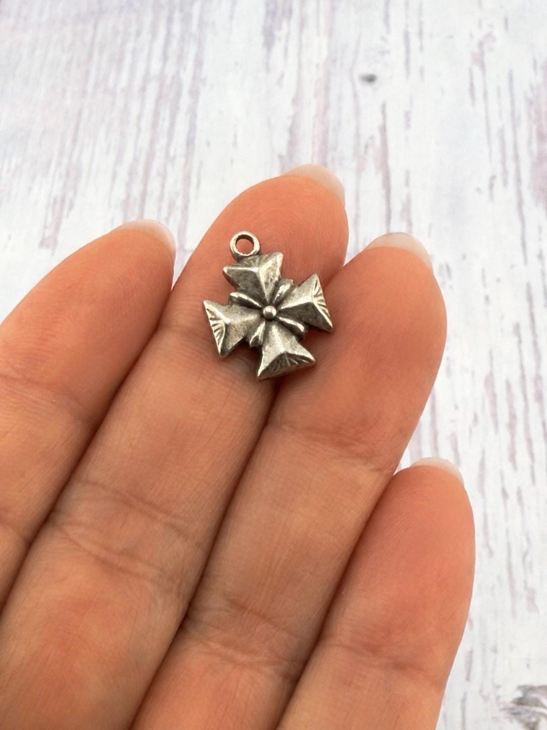 Small Maltese Cross Charm, Antiqued Pewter - PT761