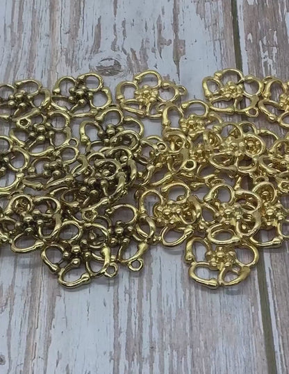 Colgante Flor Abstracta, Chapado en Oro de 18k Satinado - ST218