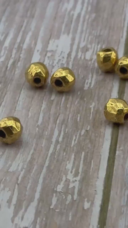 Cuentas espaciadoras redondas artesanales, bañadas en oro de 18k envejecido - AG141