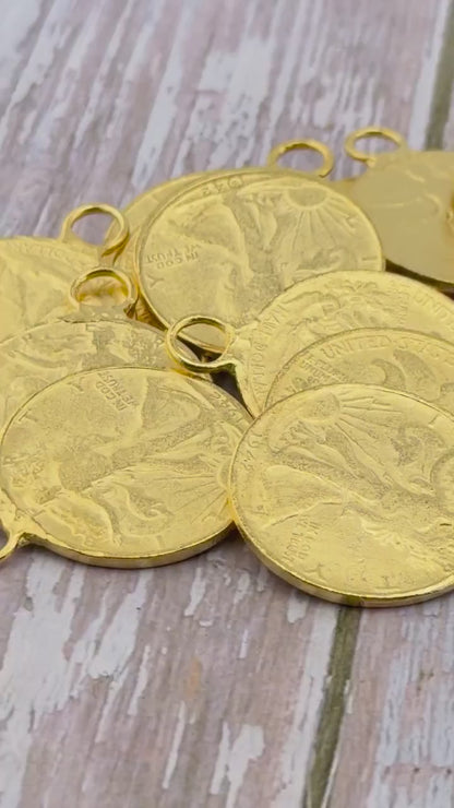Moneda de medio dólar Walking Liberty (réplica), chapado en oro de 18 quilates con acabado satinado - ST239