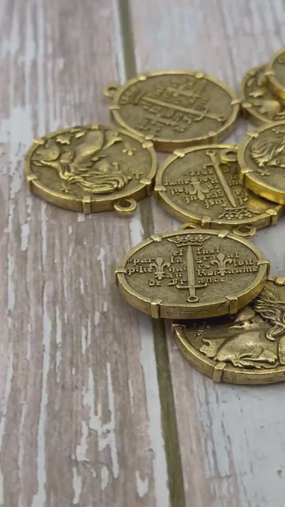 Medalla grande de Juana de Arco con marco, chapada en oro de 18k envejecido - AG152