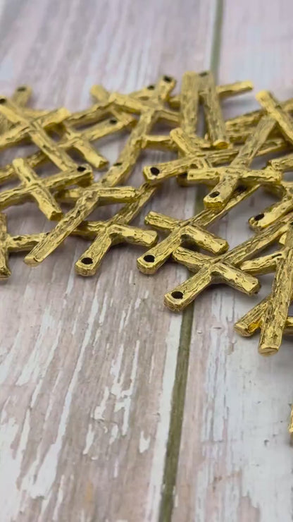 Grand pendentif croix rustique, plaqué or 18 carats vieilli - AG114