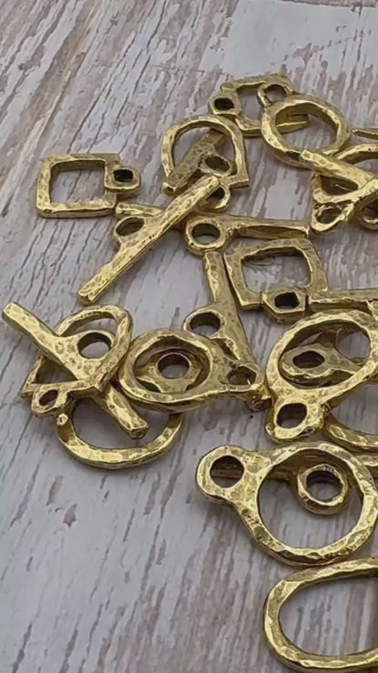 Petit fermoir à bascule carré, plaqué or 18 carats vieilli - AG134