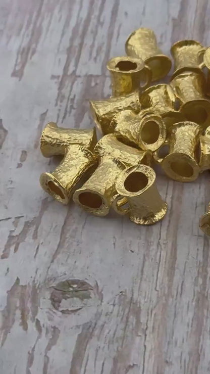 Bélière tube martelé, plaqué or 18 carats satiné - ST330